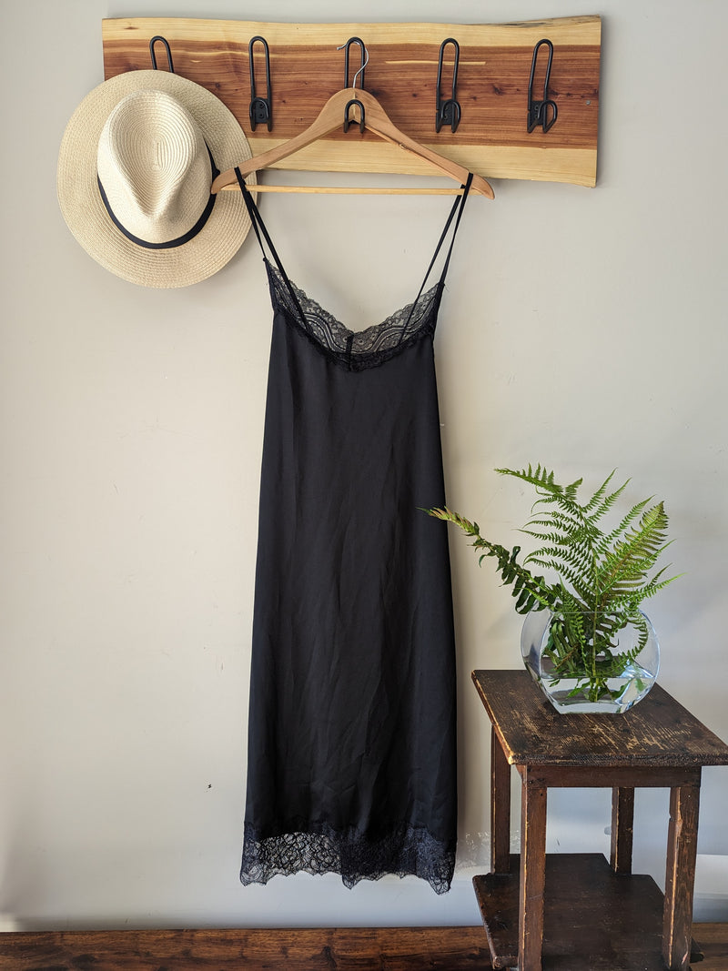 Only me lace dress - AtaCollections 