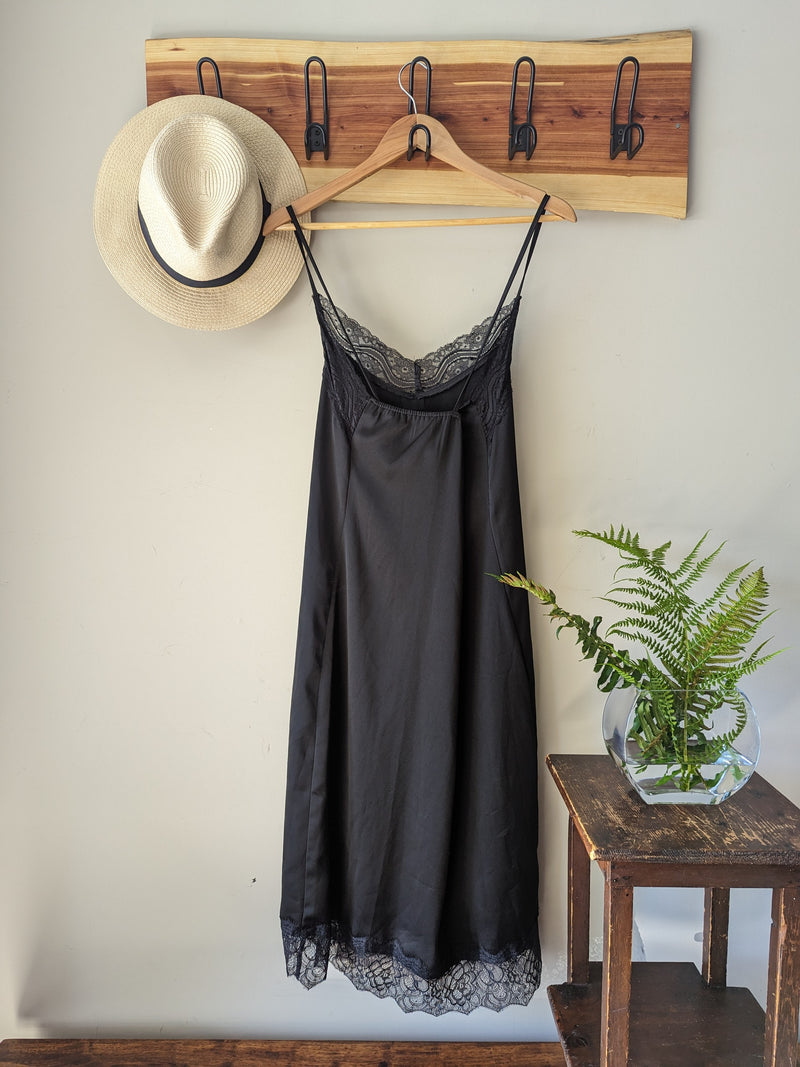 Only me lace dress - AtaCollections 