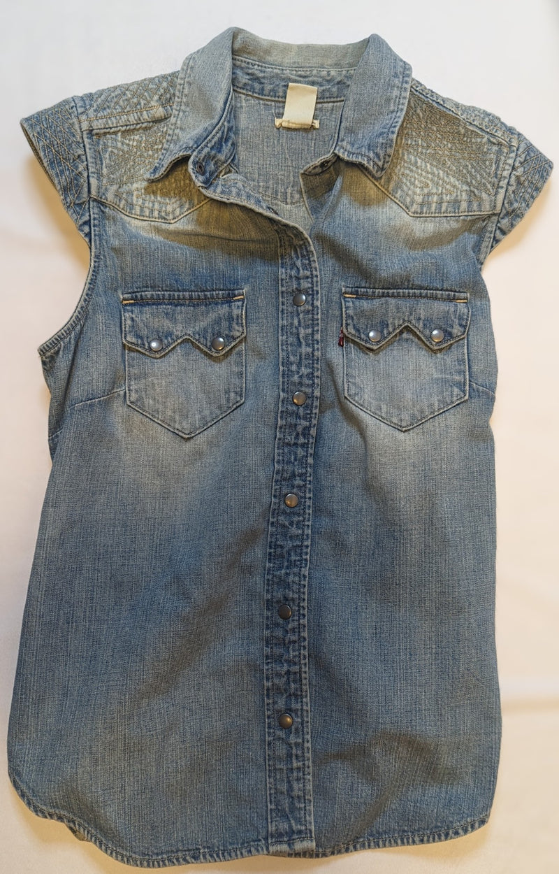 Detailed Levi's Vest - AtaCollections 
