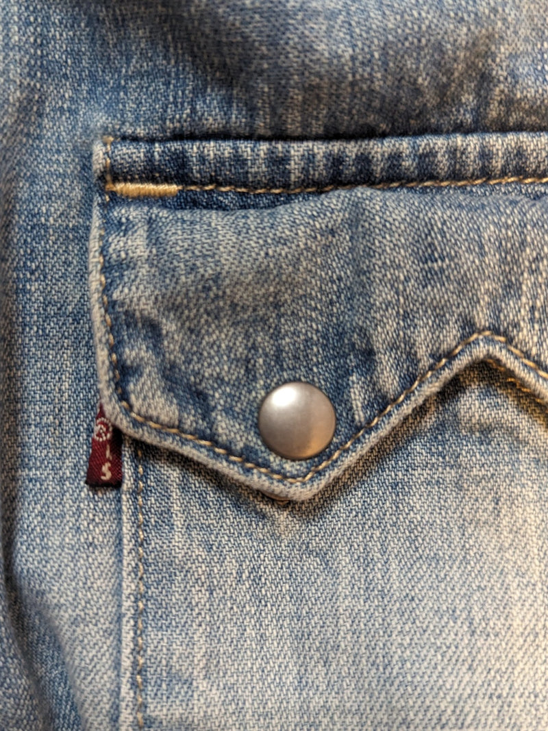 Detailed Levi's Vest - AtaCollections 